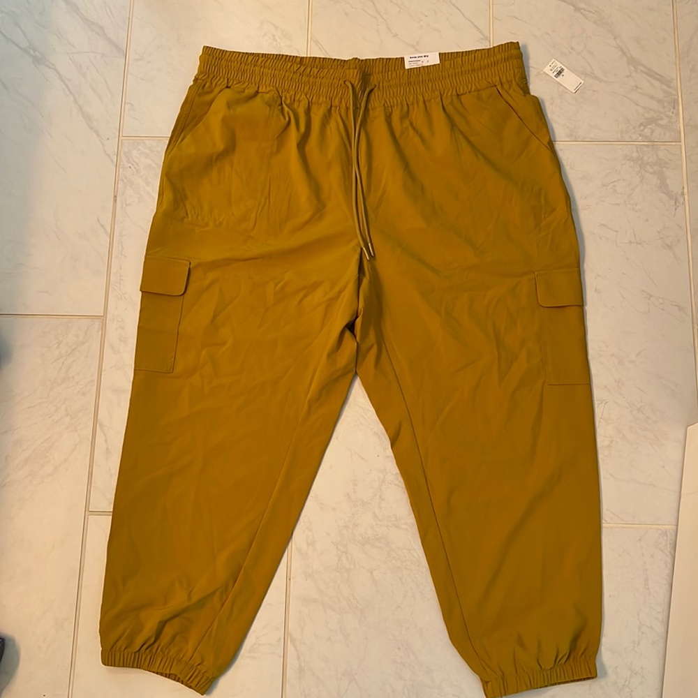 NWT old navy stretch tech jogger pants